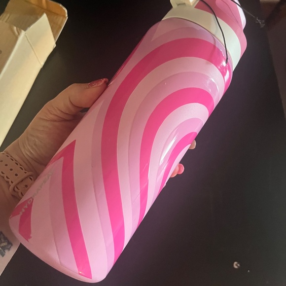 Pink Heart Patterned Water Bottle - Picture 6 of 10